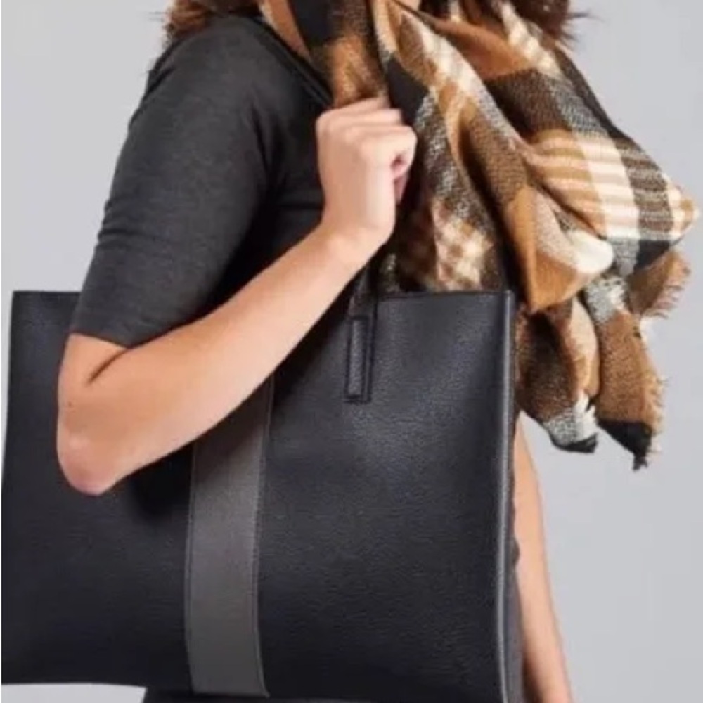 NEW VINCE CAMUTO  Black & Gray Tote Bag LUX VEGAN LEATHER 17 x 12 w Dustbag - Picture 11 of 11